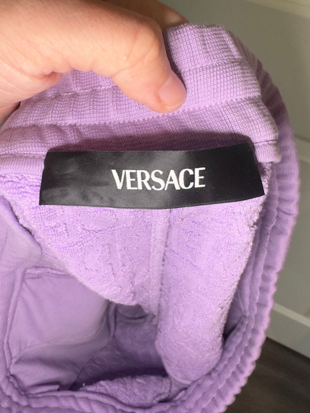 Versace Logo Jacquard Towel Logo Stitched Shorts in Lilac - Picture 11 of 14